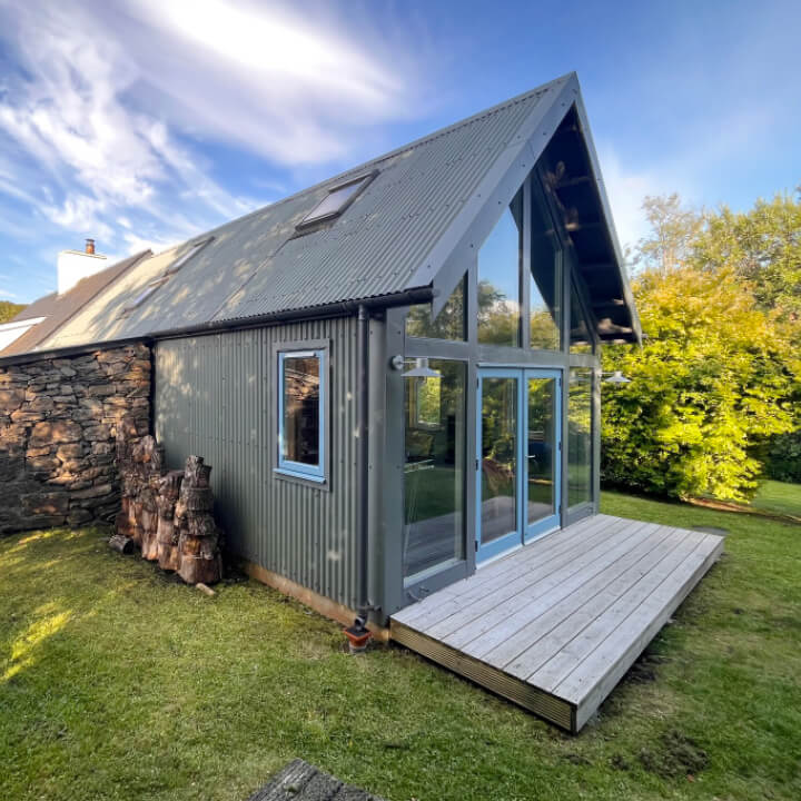 Sitting room and deck area, Dalilea Croft